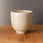 Ručně vyrobený čajový hrnek