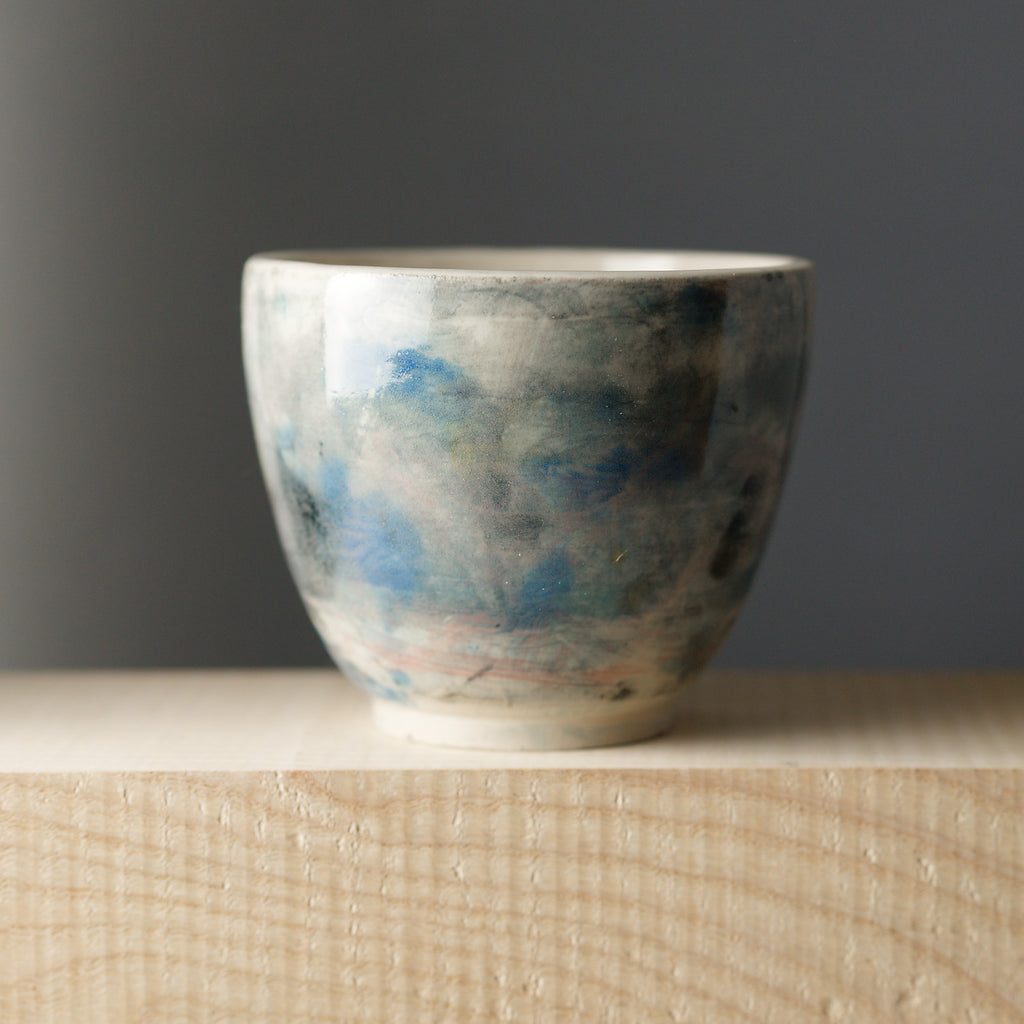 Ručně vyrobený hrnek na čaj