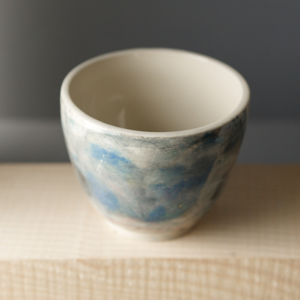 Ručně vyrobený hrnek na čaj