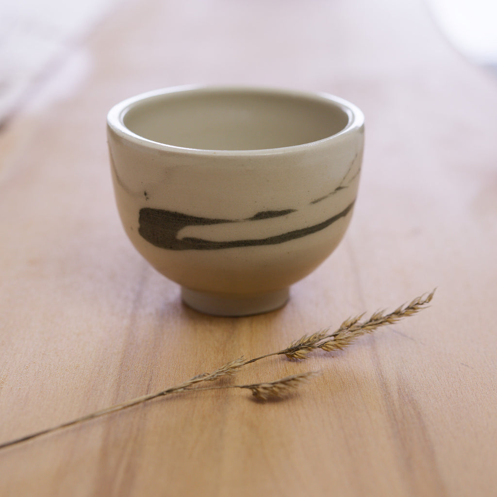 Ručně vyrobená čajová miska