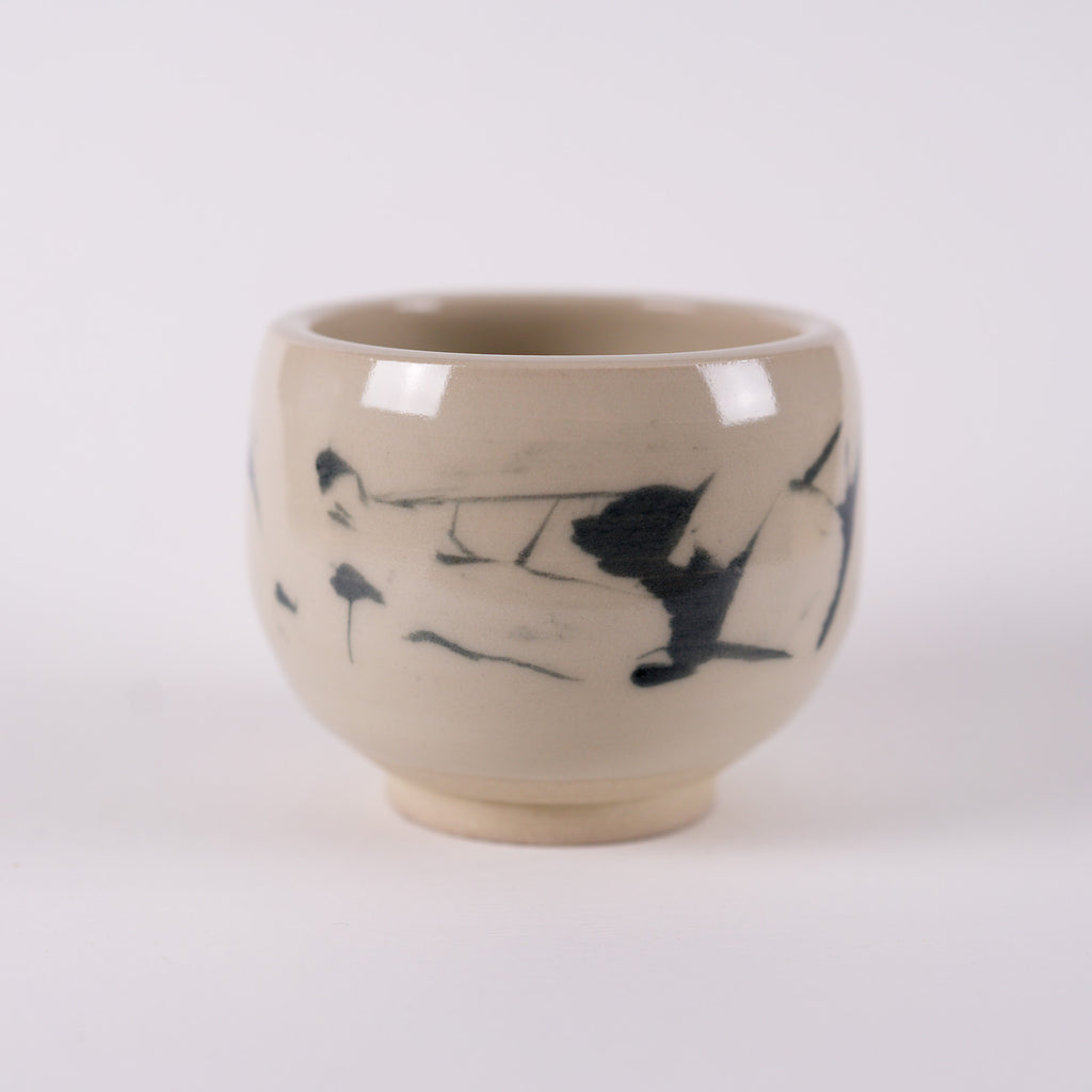 Ručně vyrobený čajový hrnek