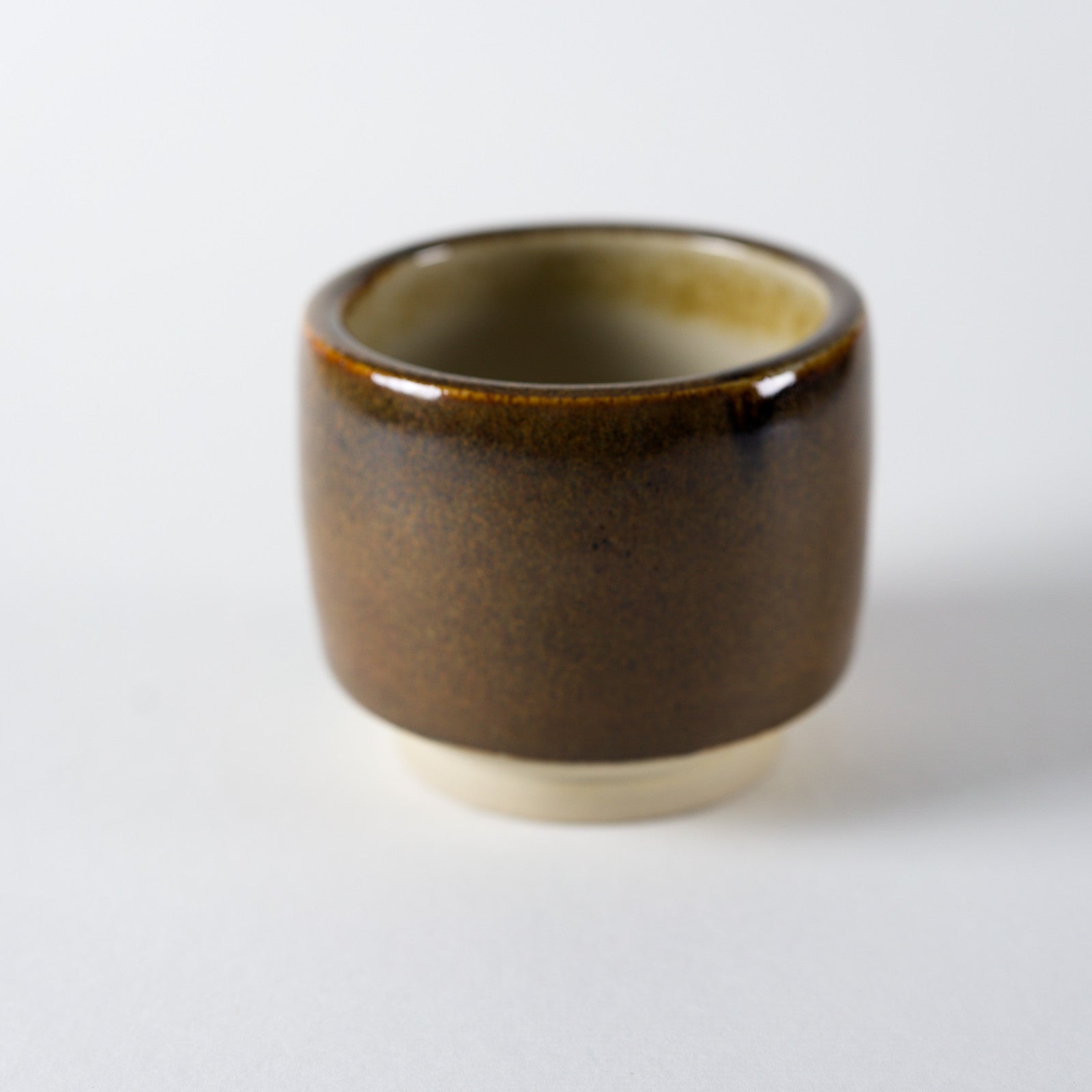 Ručně vyrobený hrnek na espresso