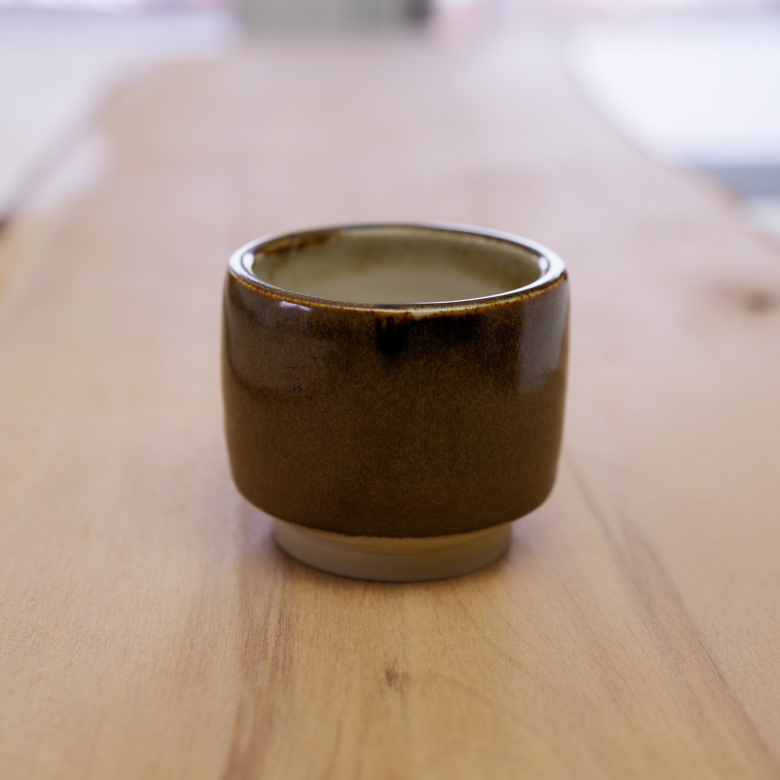 Ručně vyrobený hrnek na espresso