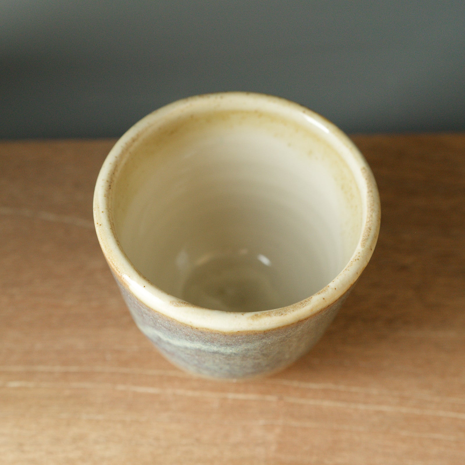 Ručně vyrobený šálek na espresso