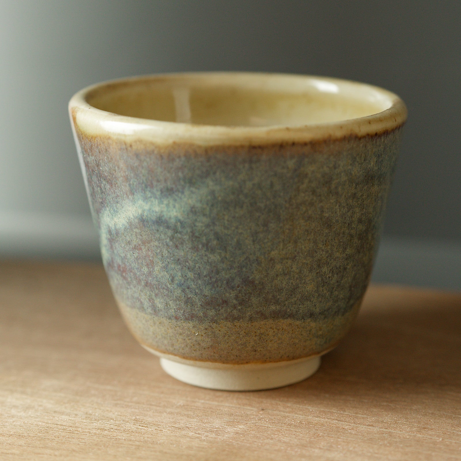 Ručně vyrobený šálek na espresso